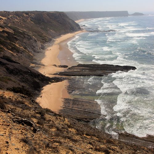 Praia da Fateixa cliffs